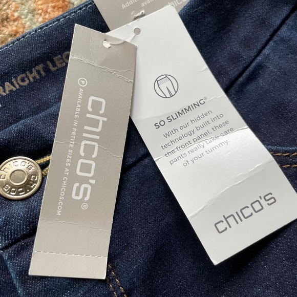 Chico's So Slimming Girlfriend Jeans In Quill Rinse Indigo Wash, Size 6 or Small - Picture 9 of 16